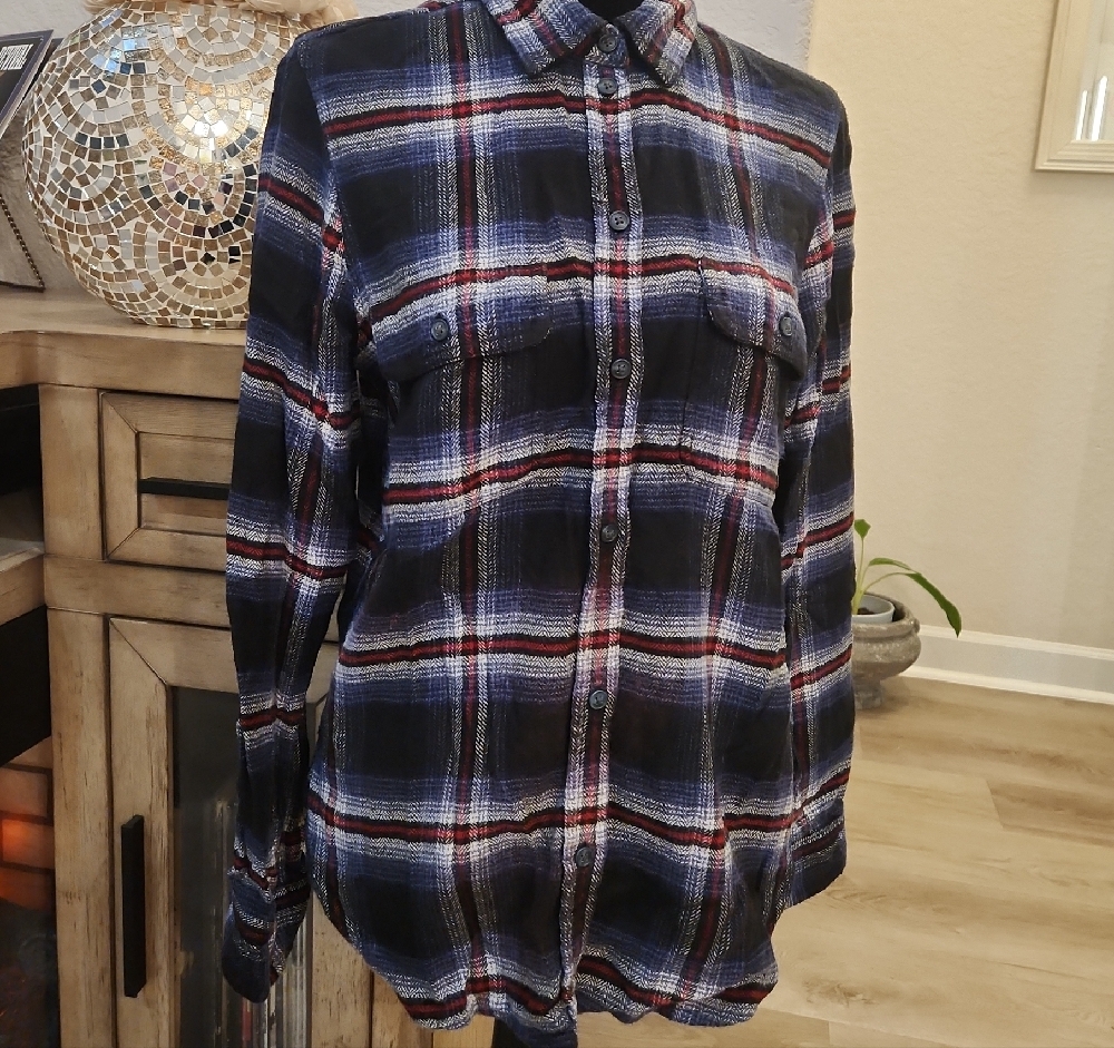 American Eagle Women's Flannel Button-Up Shirt